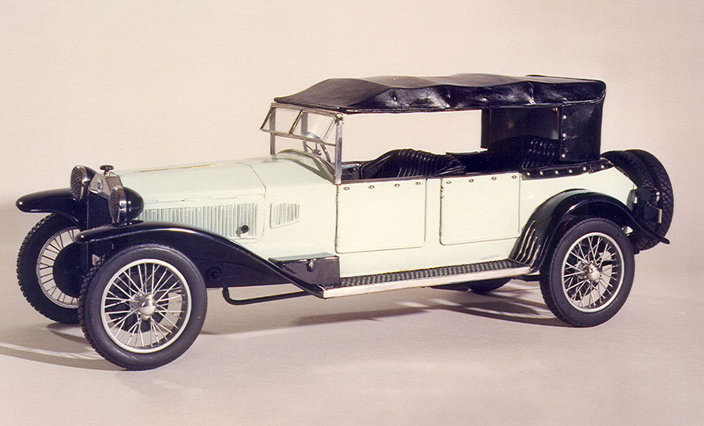 1:8 scale - 1926 Lancia Lambda