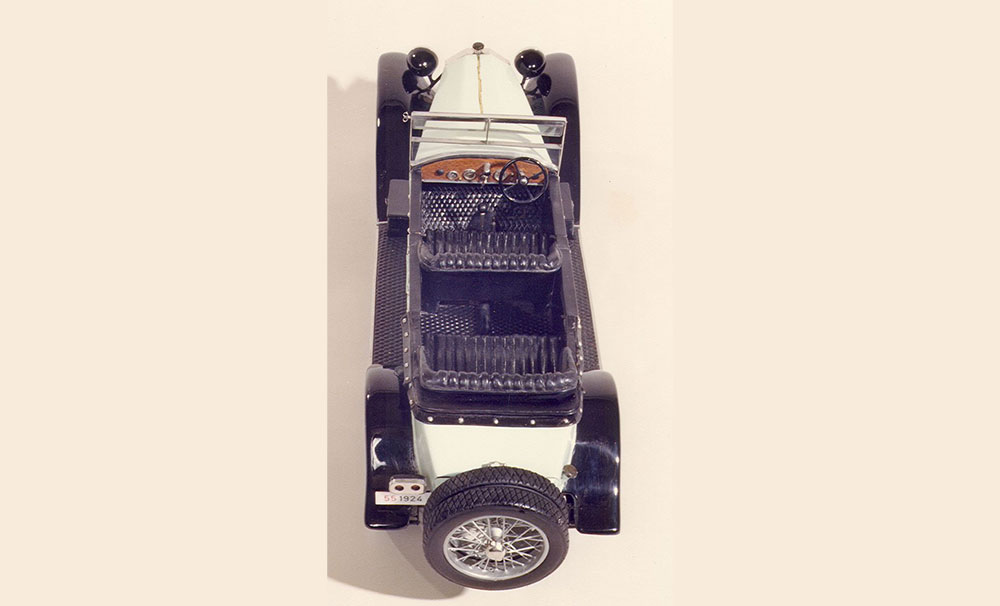 1:8 scale - 1926 Lancia Lambda