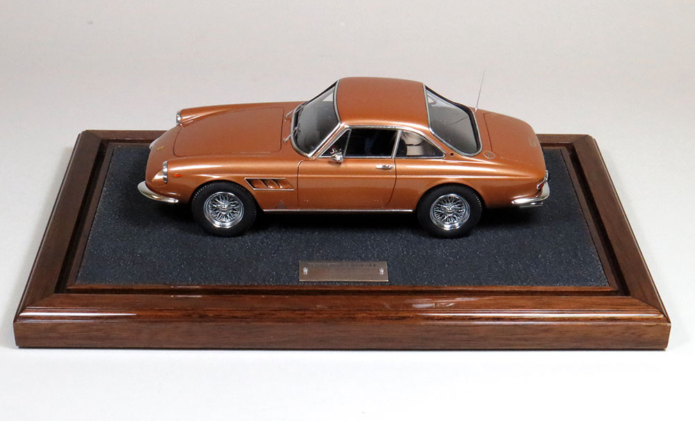 1/24 Ferrari 330 GTC