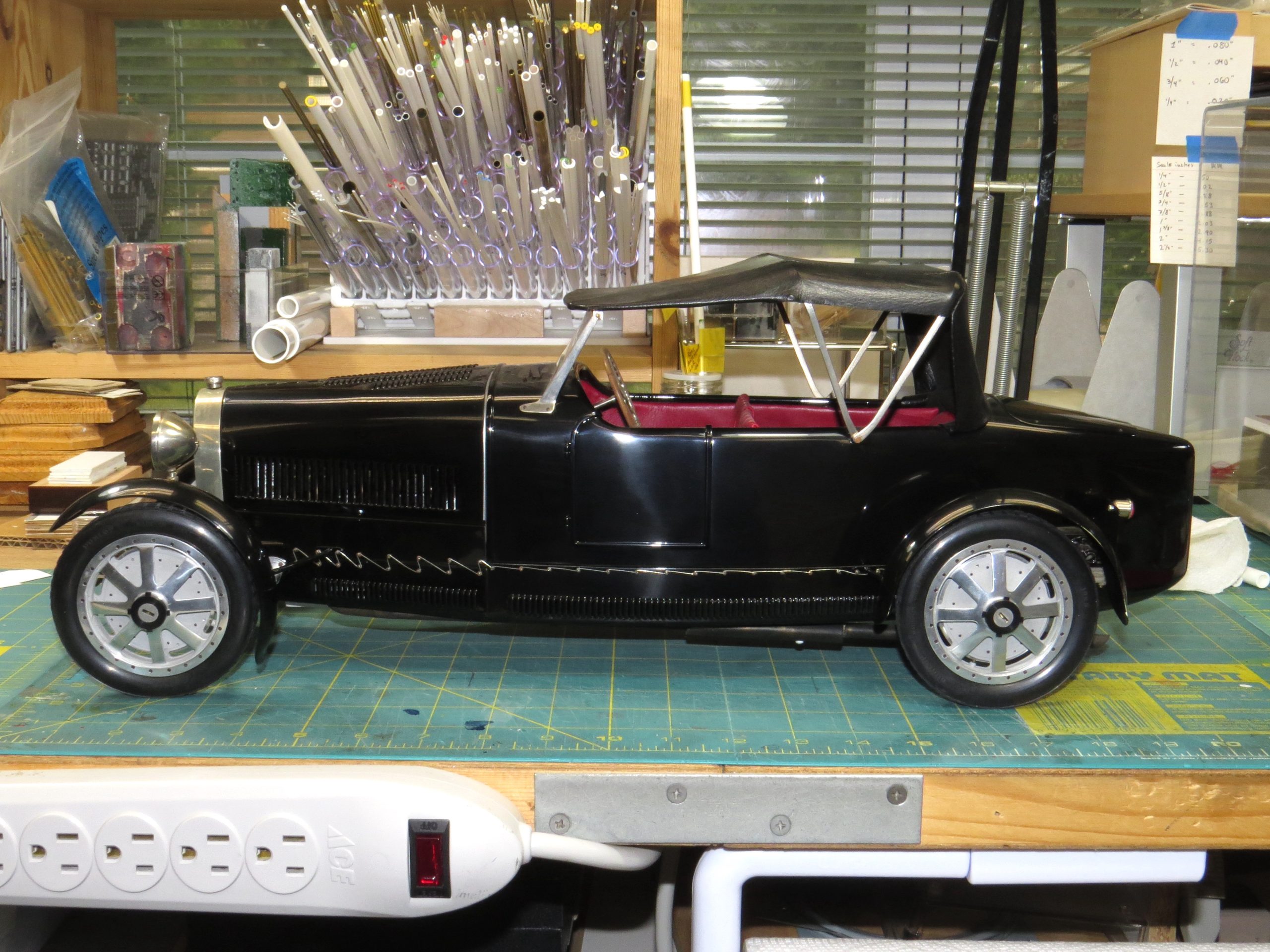 1:8 scale - Bugatti Type 43