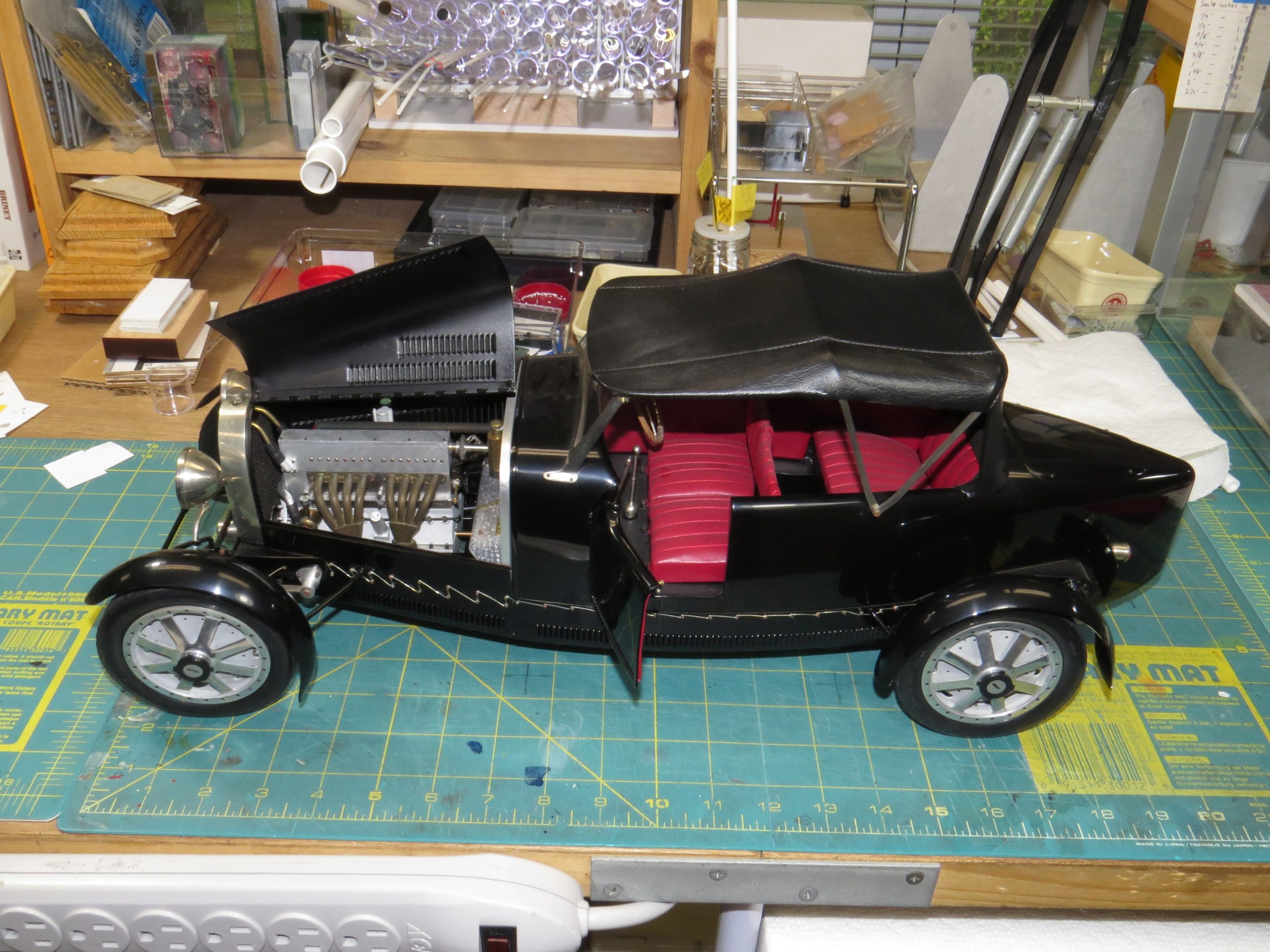 1:8 scale - Bugatti Type 43