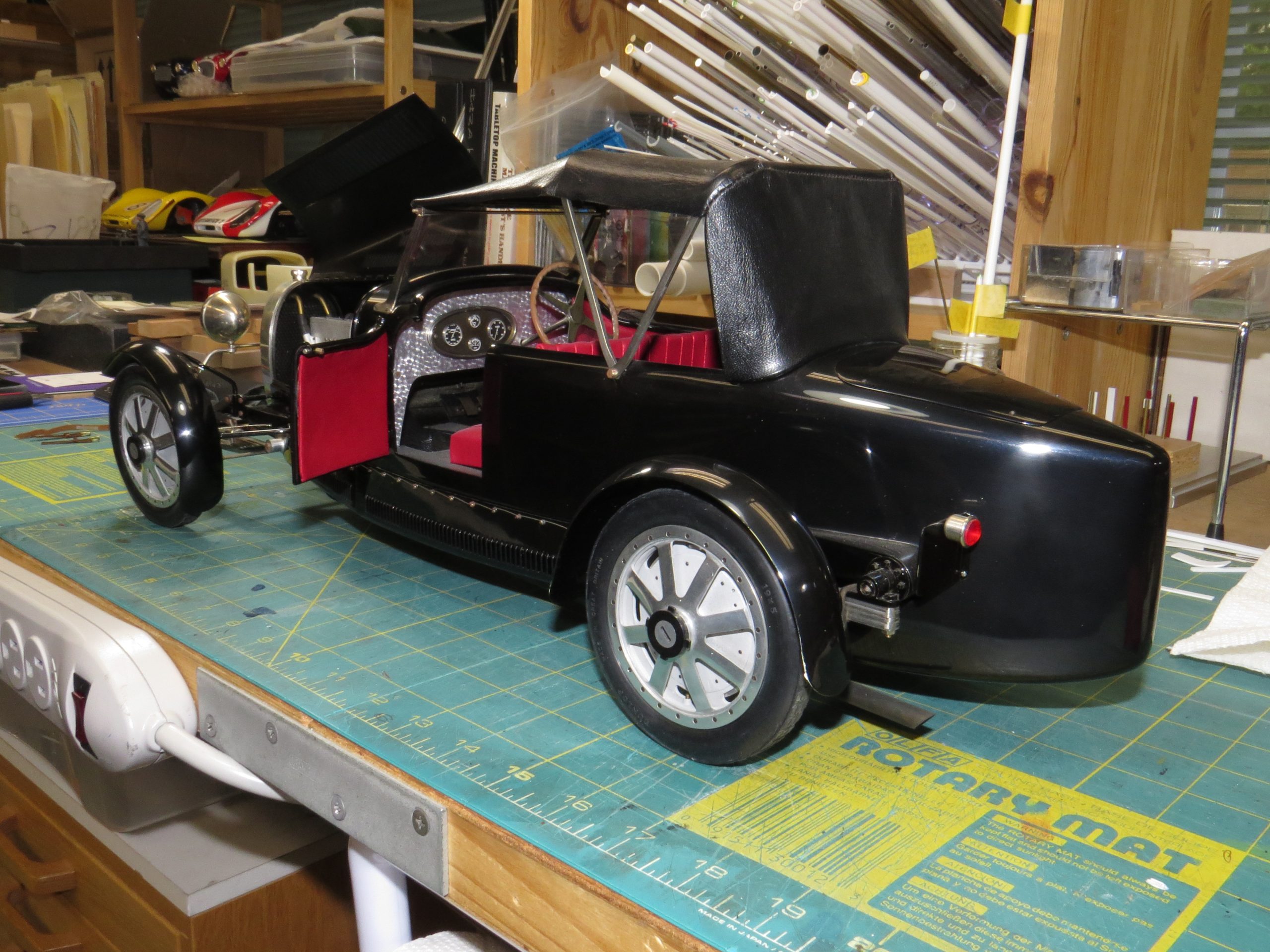 1:8 scale - Bugatti Type 43
