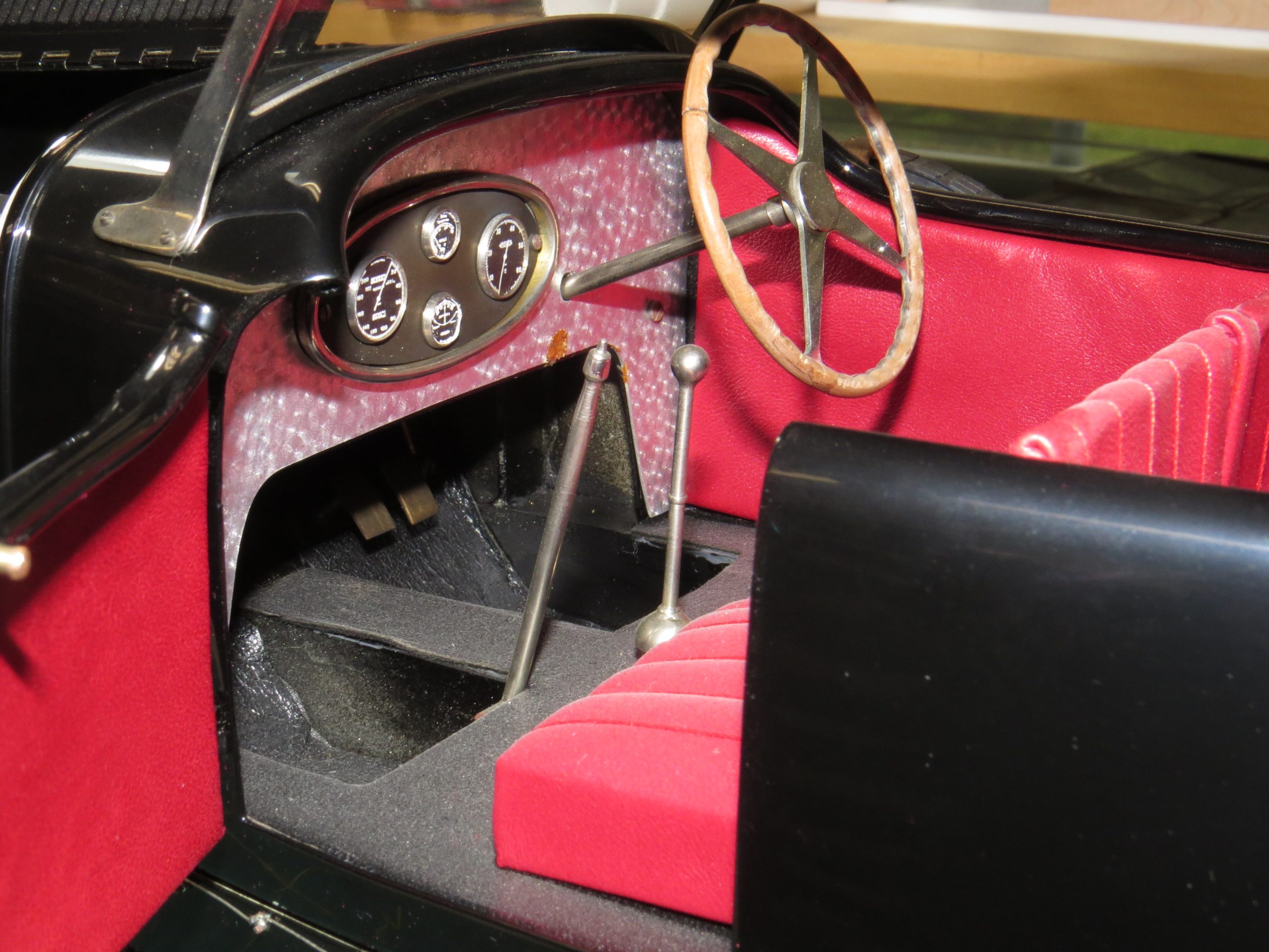 1:8 scale - Bugatti Type 43